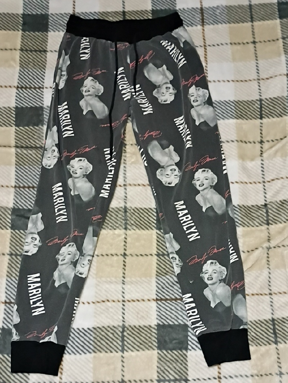 Marilyn Monroe Black & Gray Graphic Jogger Pants